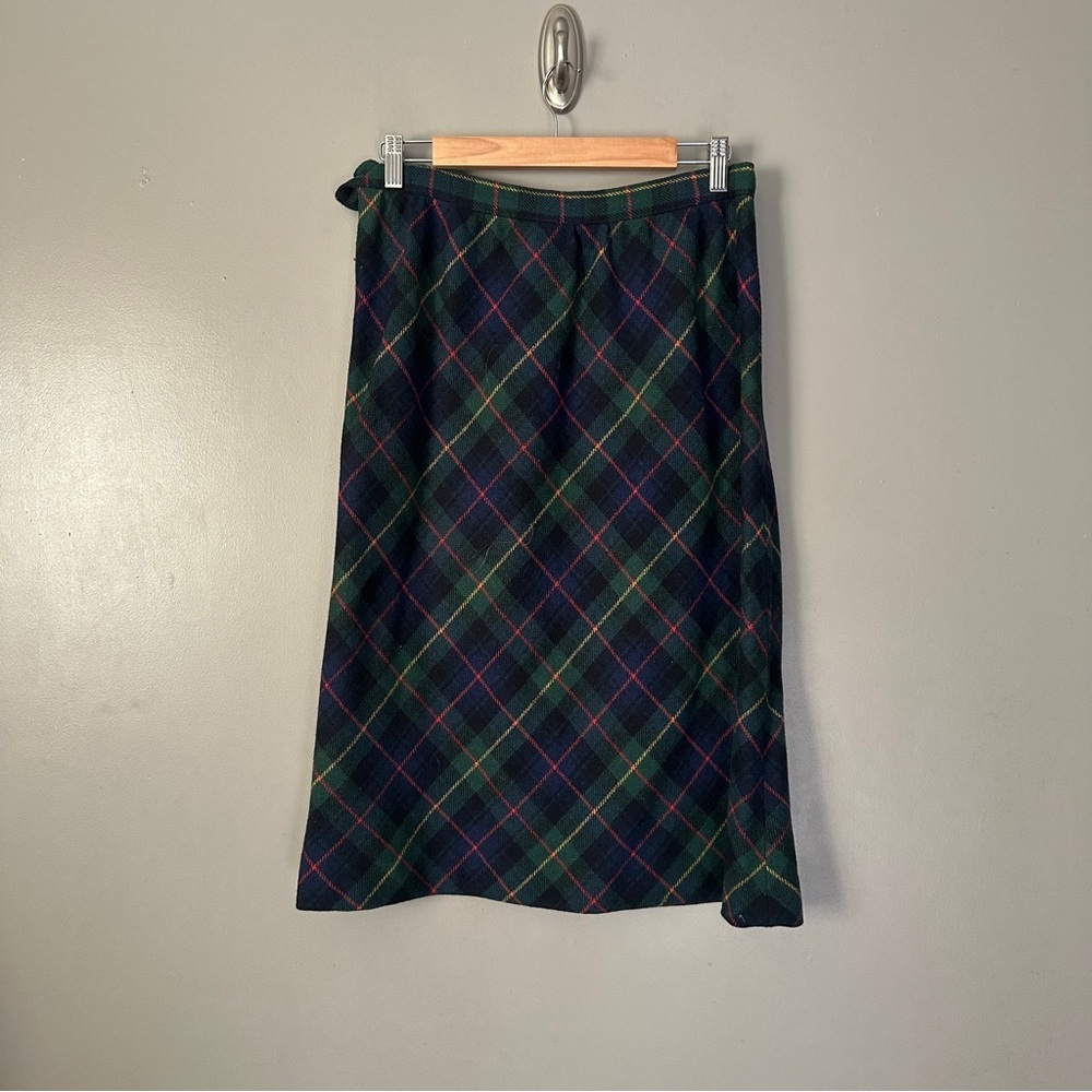 Vintage Prestige of Boston Plaid Skirt - Green and Red - Picture 4 of 7